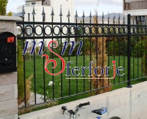 097 FERFORJE BAHÇE KORKULUKLARI