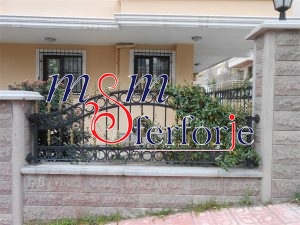 073 FERFORJE BAHÇE KORKULUKLARI