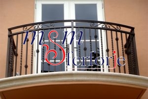100 FERFORJE BALKON KORKULUK