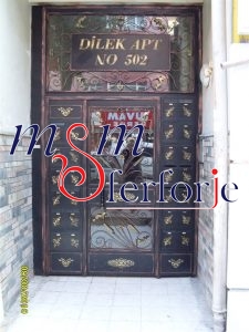 067 FERFORJE BİNA GİRİŞ KAPISI