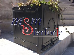 008 FERFORJE ÇİÇEKLİKLER