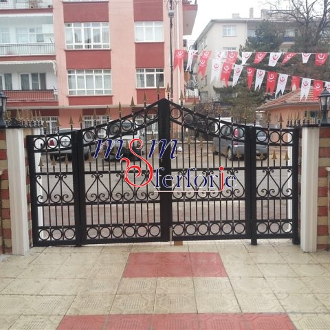 084 FERFORJE KANATLI BAHÇE GİRİŞ KAPISI