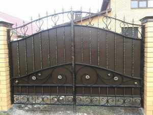 103 FERFORJE KANATLI BAHÇE GİRİŞ KAPISI