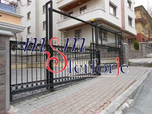 038 FERFORJE YANA KAYAR GARAJ KAPISI